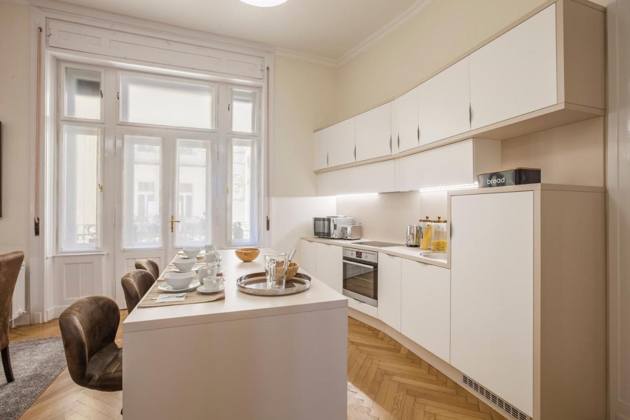 Modernized Unique Huge Central Apartment On 135Sqm Budapest Exterior foto